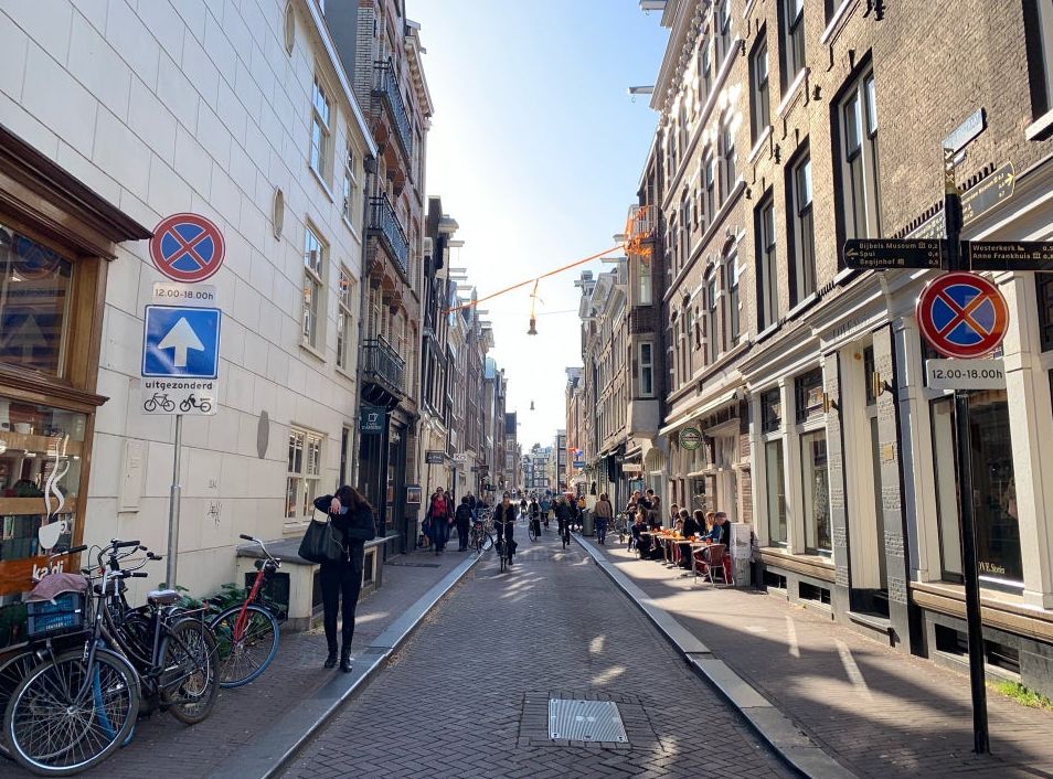 老梁观世界,荷兰购物买什么划算