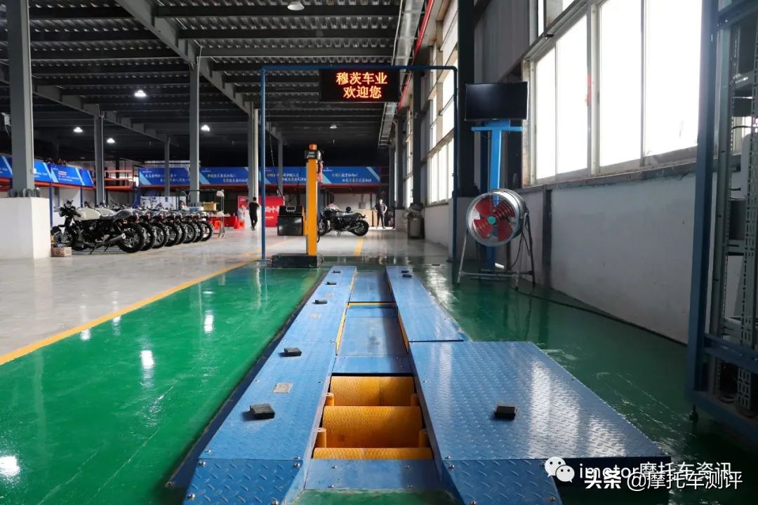 四缸600cc复古车,川崎650复古双缸