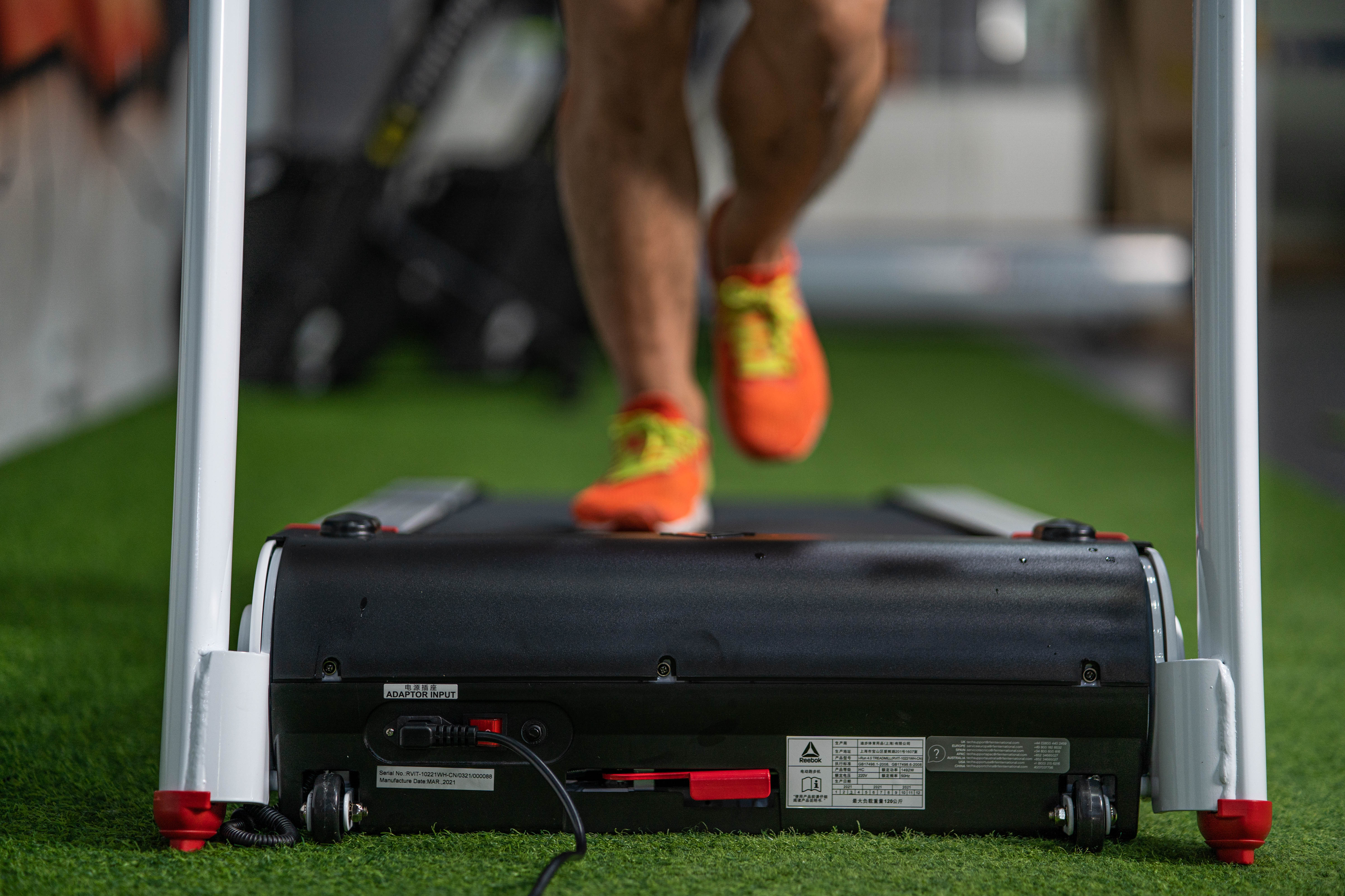 锐步irun3跑步机评测,锐步折叠跑步机irun4