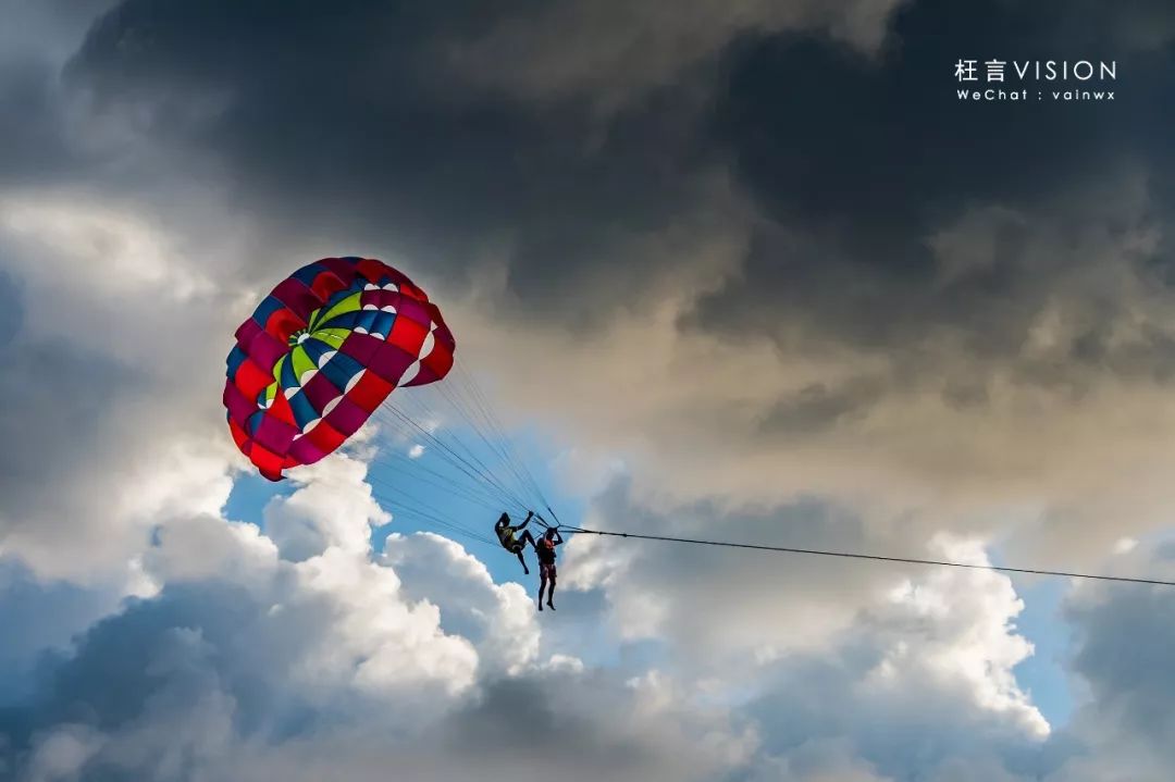 繁华熙攘，从海滩到山路的芭东（Patong）风情