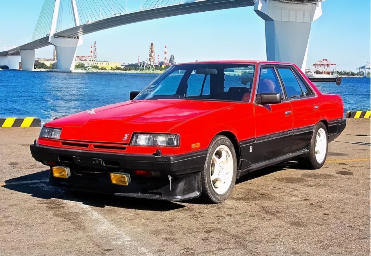 日产gt-r和skyline的区别,老款日产skylinegtr战神