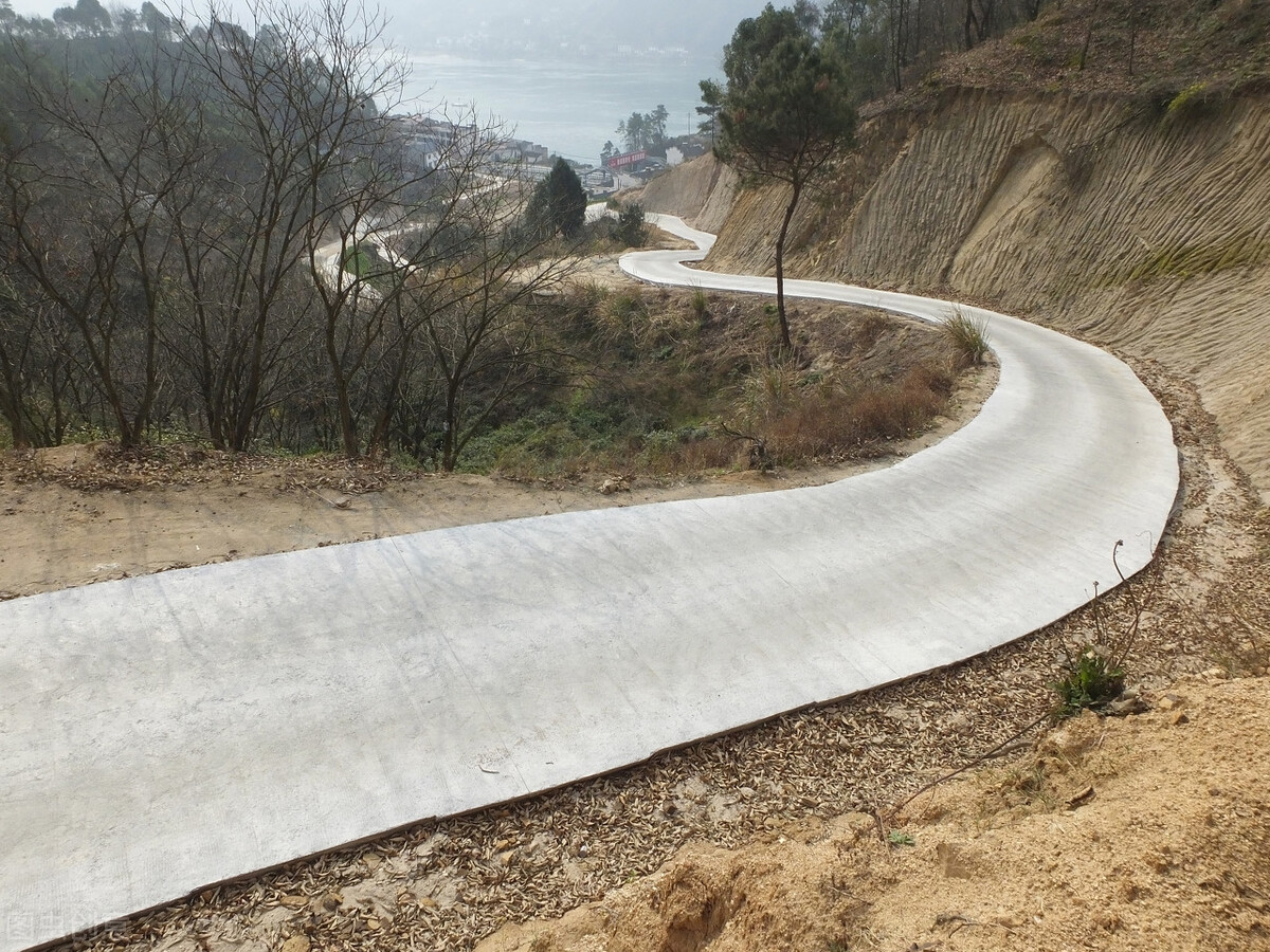 乡下表弟出奇招售卖玉米，赚钱买新手机，使用新方法卖出旧手机