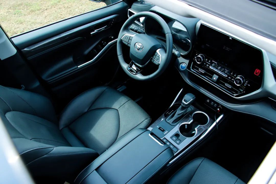 第四代汉兰达精英版体验,汉兰达两驱精英7座试驾视频