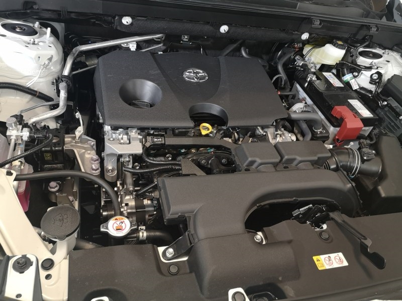 丰田荣放优点大揭秘,配置实用性强,动力输出平顺稳定