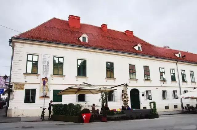 分手后前任留下哪些表现,分手后前任留下的东西全部丢掉