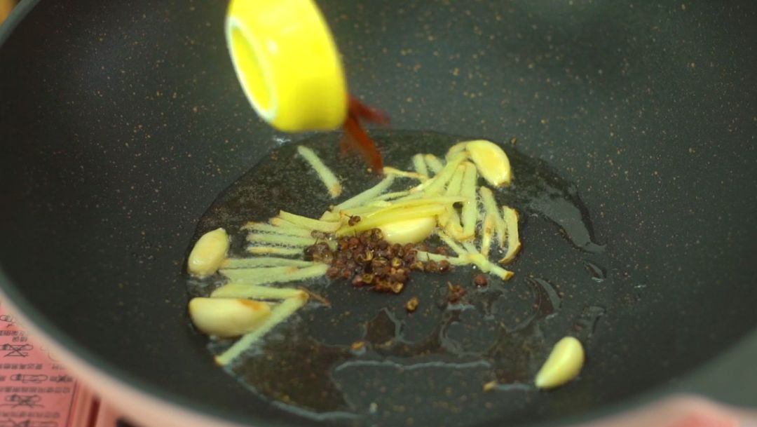 麻辣香锅调料配方自制,正宗麻辣香锅调料的做法