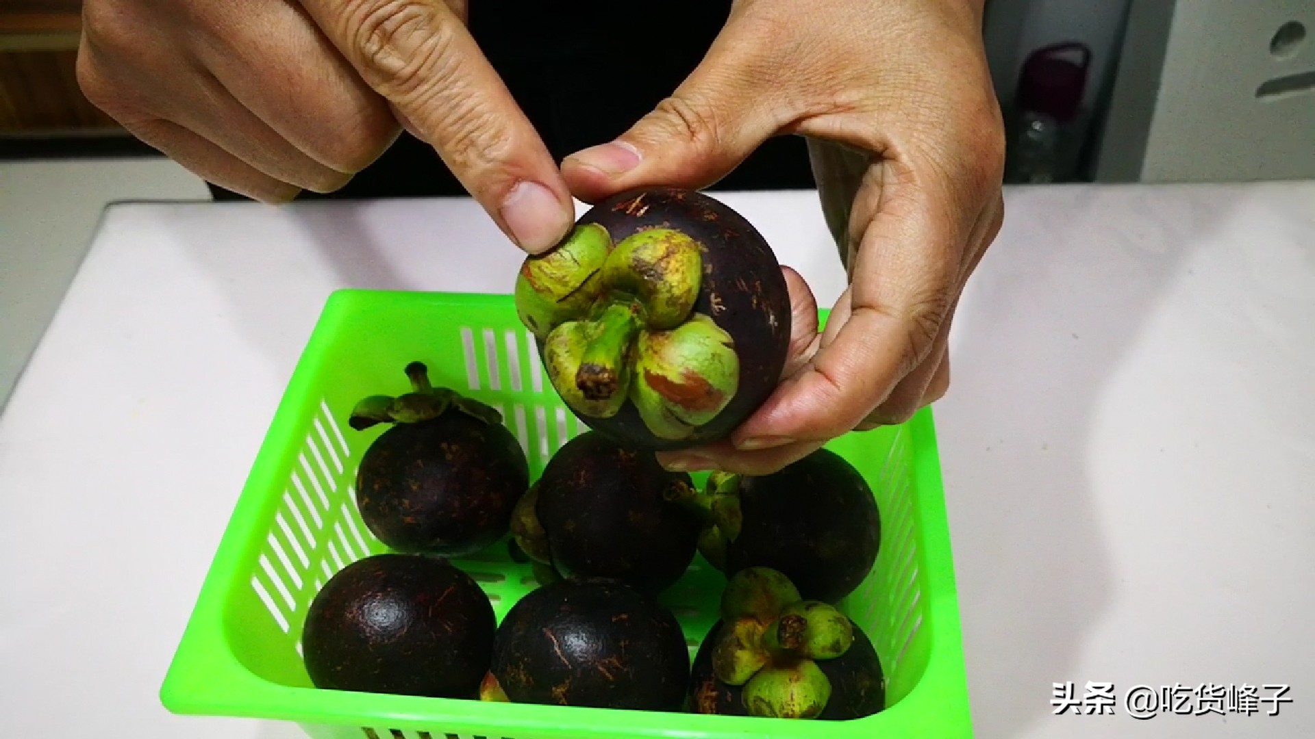 吃山竹的正确打开方式,吃山竹的顺利打开方式