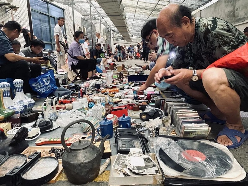 上海地摊旧货市场哪里有,上海摆摊人流量大的地方