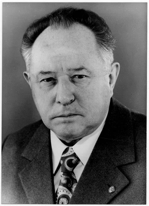 “老大哥”的统治困境：无孔不入的斯塔西为何无法阻止东德崩溃