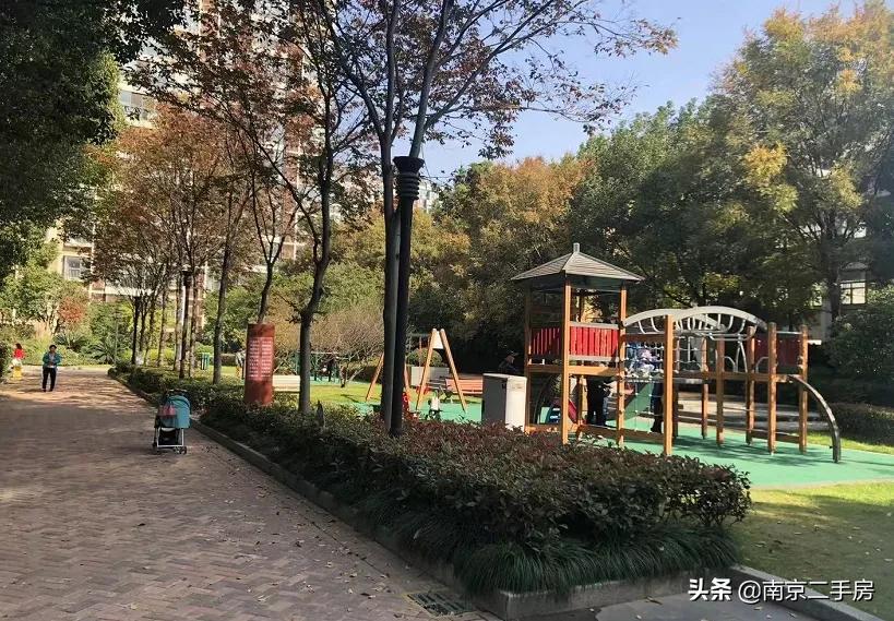 房价超7万/㎡！实探河西中部门禁超严小区，现场竟被圈粉了