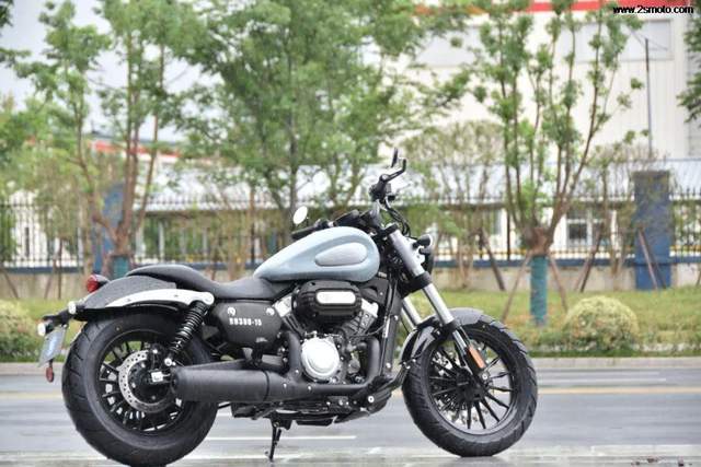 四轮承载两轮摩托车,四轮承载生命两轮承载灵魂小车