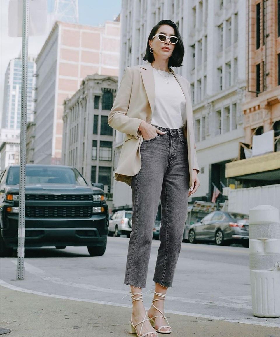 欧美风穿搭街拍高跟凉鞋,罗马凉鞋夏日必备通勤凉鞋