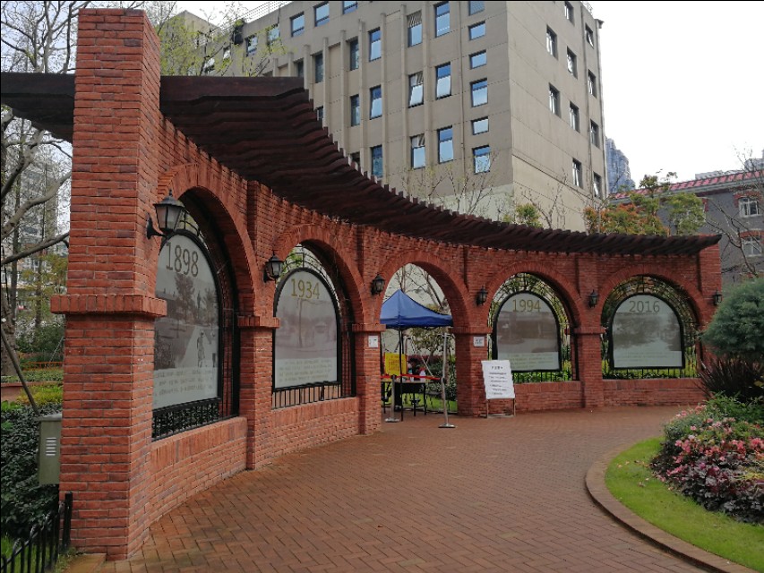 烟火气掩映下的昆山花园路