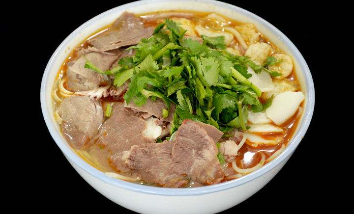 一碗热气腾腾的牛肉汤,来一碗热气腾腾的牛肉汤