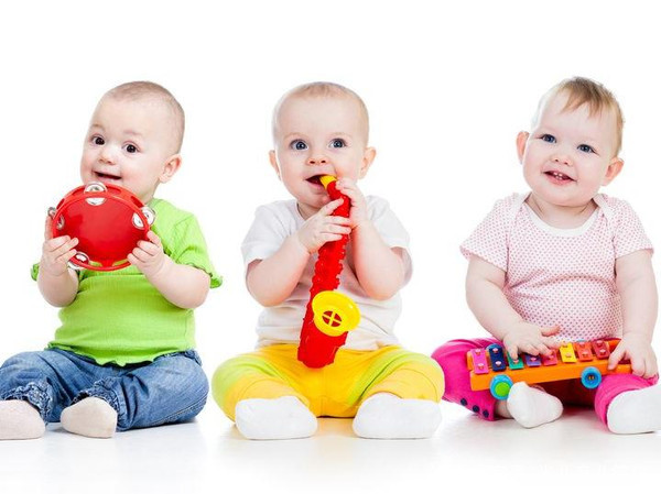 又一个1岁大的宝宝眼睛失明,年轻父母们都长点心