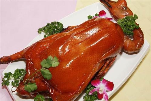 大学生创业赚1000万,农村小伙创业养鸭投资5千块