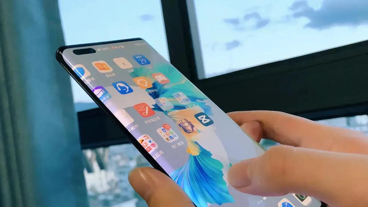 现在的千元手机用着会卡吗,一千多的手机和四五千的手机差别