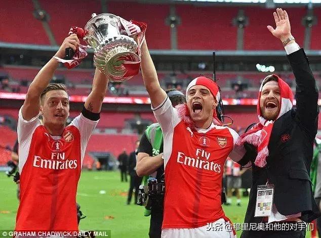 从夏普到世嘉，从德国好顺到库尔斯啤酒：英超豪门球衣广告的变迁