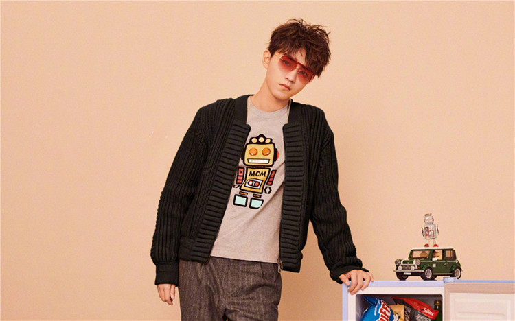 男小腰精,被称为小妖精的男星