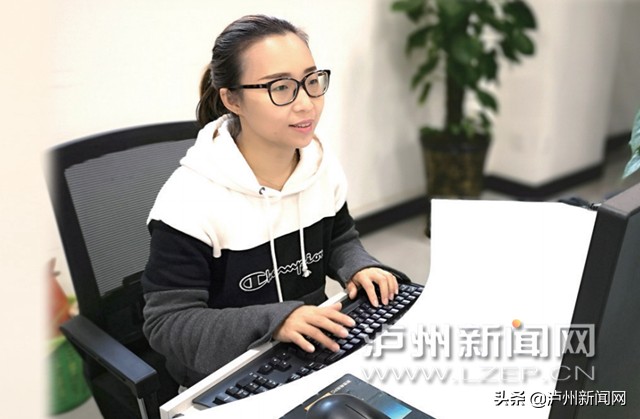 泸州：怀揣梦想的他们记者节讲述故事里的爱和感动