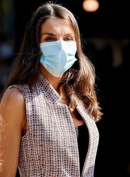 西班牙王后穿zara,zara品牌外穿背心