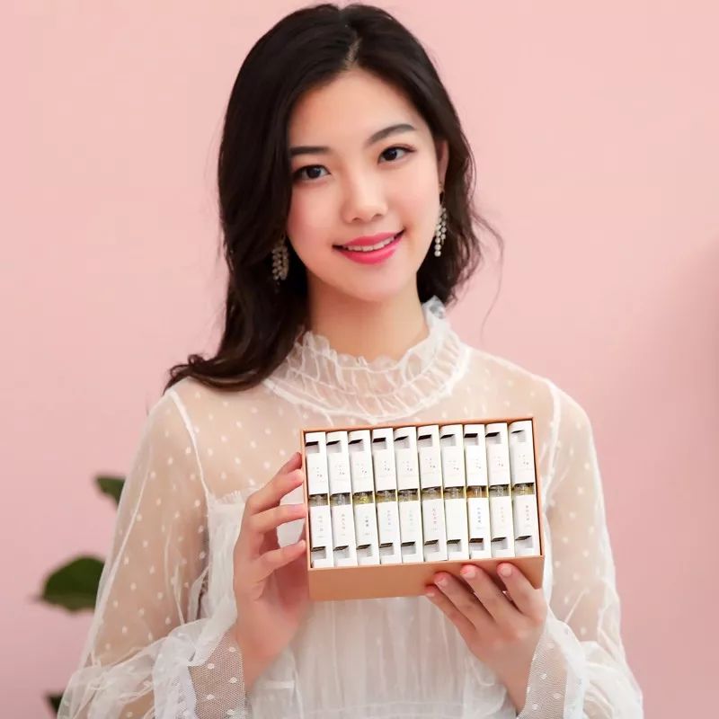 维密秀正式宣布取消，刘惜君把头发剪短了......曾经和TA的初识吗