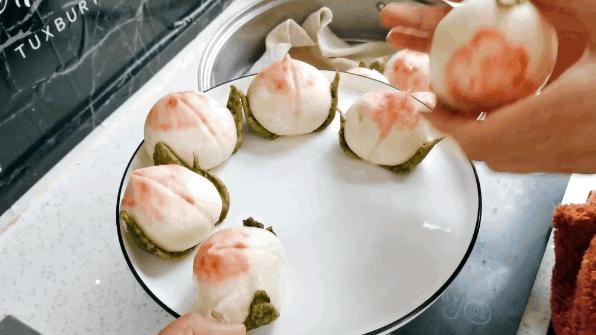 家里老人过大寿寿桃,老人过生日做几个寿桃