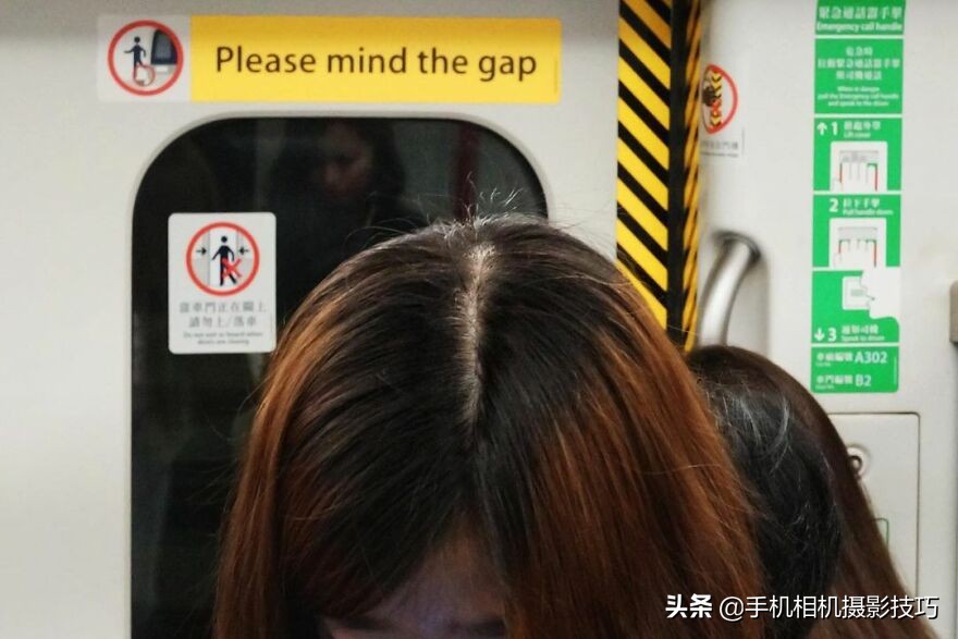 他被称为香港街拍之王：每一张照片都难以复制，诀窍在哪？