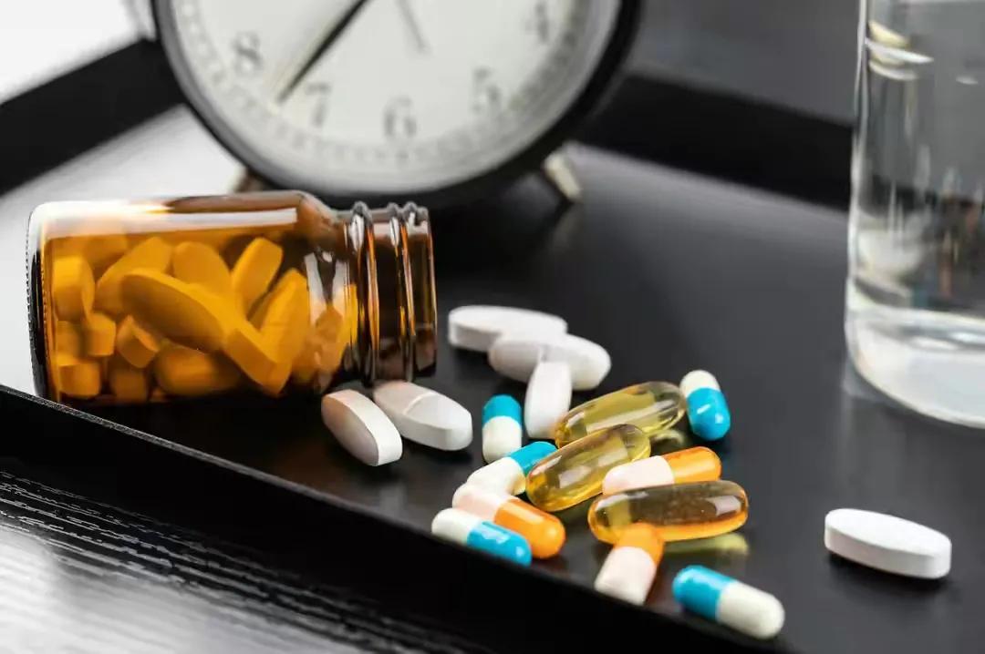 长期服用他汀类药会出现什么状况,长期服用他汀类药会产生什么后果