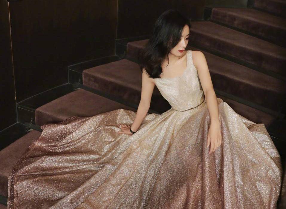 刘诗诗刘亦菲粉裙,刘诗诗杨幂惊艳高级照片