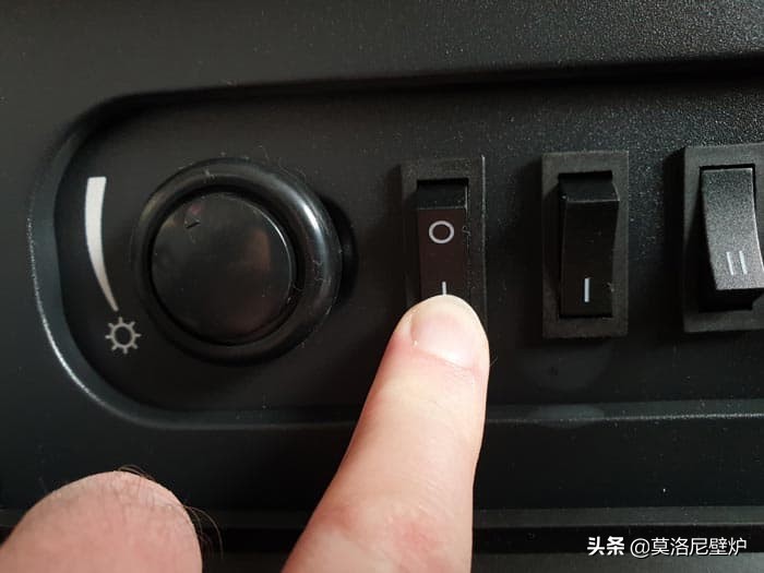 电壁炉怎么取暖,如何使用电取暖炉