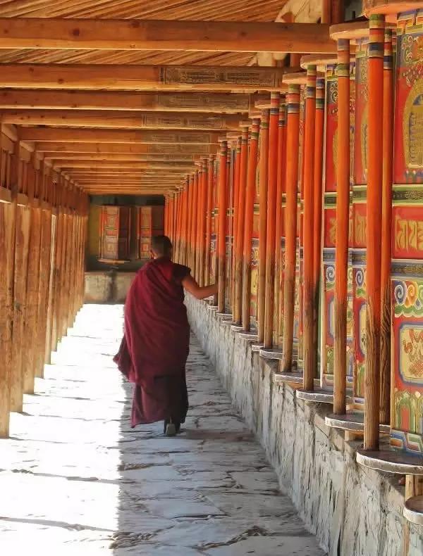 转经筒音乐完整,转经筒上的梵音