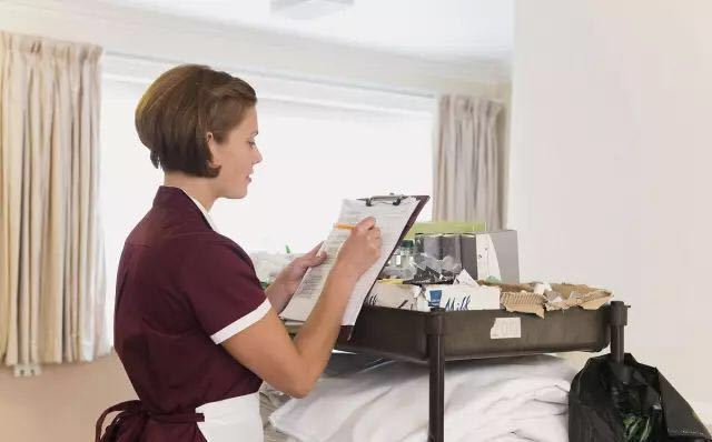 酒店前台标准化服务接待流程,酒店前台行为规范视频