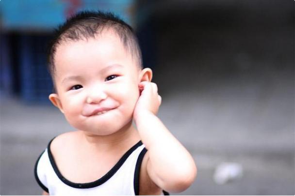 宝宝耳朵耳屎要定期清理吗,宝宝掏耳屎的正确方法