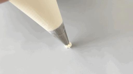 教人如何裱花视频讲解教程,蛋糕裱花必须知道的几种表现手法