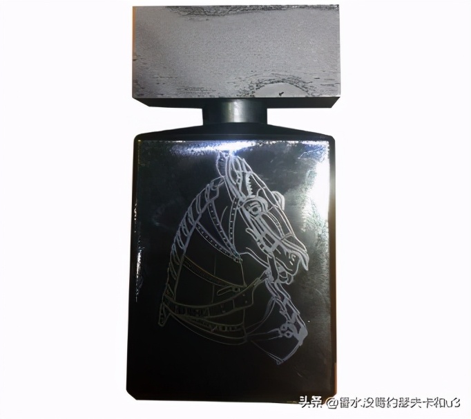 女生都喜欢男生喷香水吗,男生喷香水给女生的感觉