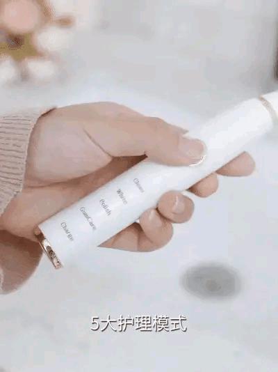 手动牙刷还是电动牙刷好,手动牙刷和电动牙刷刷牙的区别