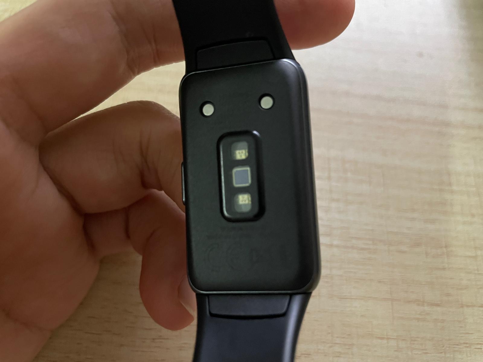 华为手环6标准版与nfc版怎么选,华为watchfit和华为手环6