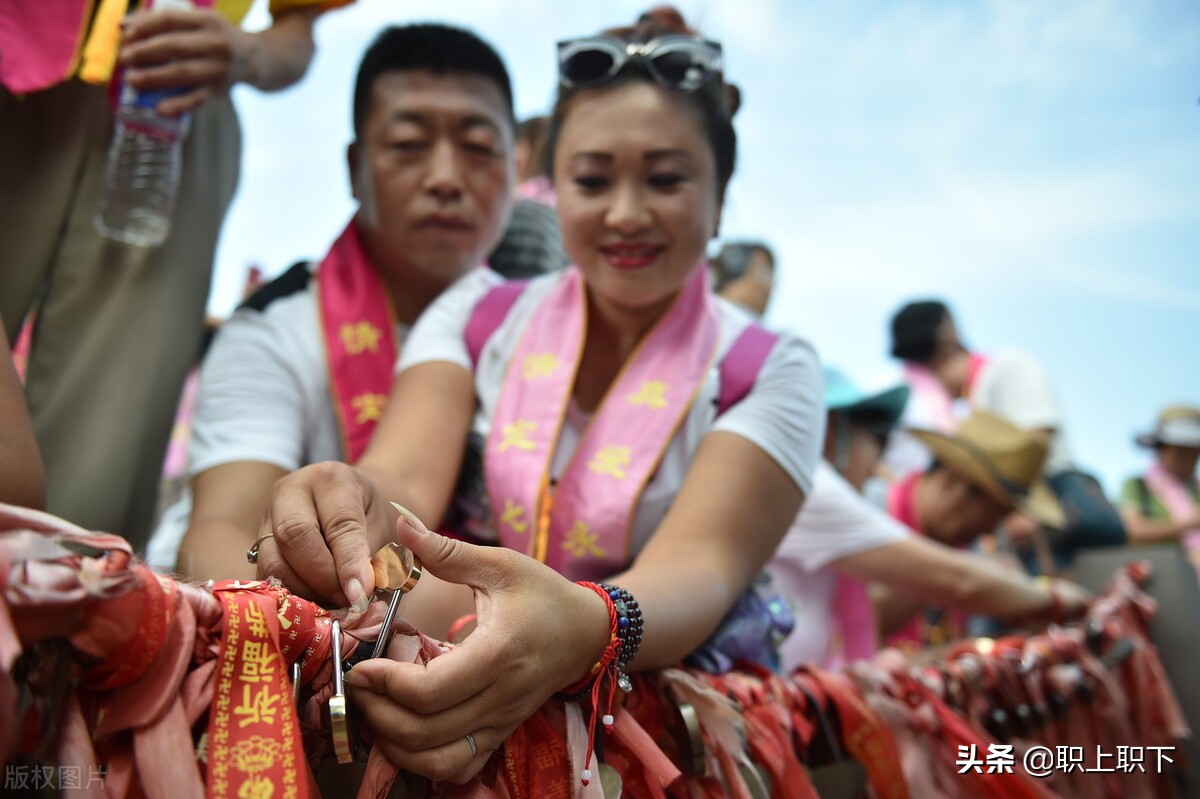 男生和女生表白被拒绝应该怎么说,男生向另一个男生表白被拒绝