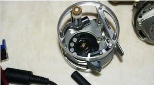 路亚竿水滴轮和纺车轮该怎么选,路亚竿水滴轮纺车轮鼓轮哪个好