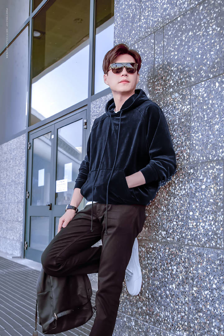 靳东欧巴照片,靳东机场帅气出场视频