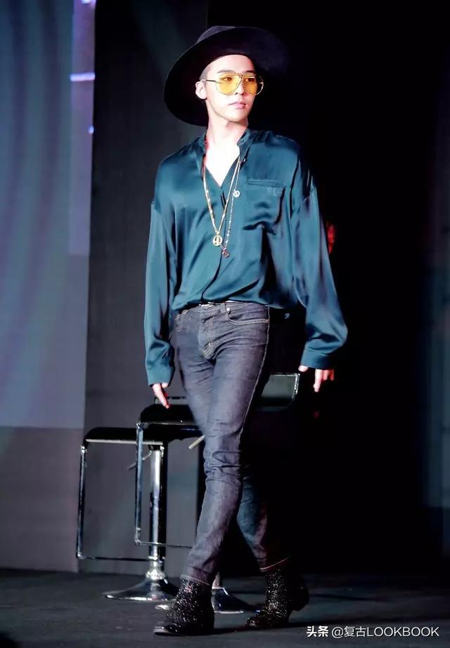 gd权志龙最新时尚排名,gd权志龙蓝色西装白匡威
