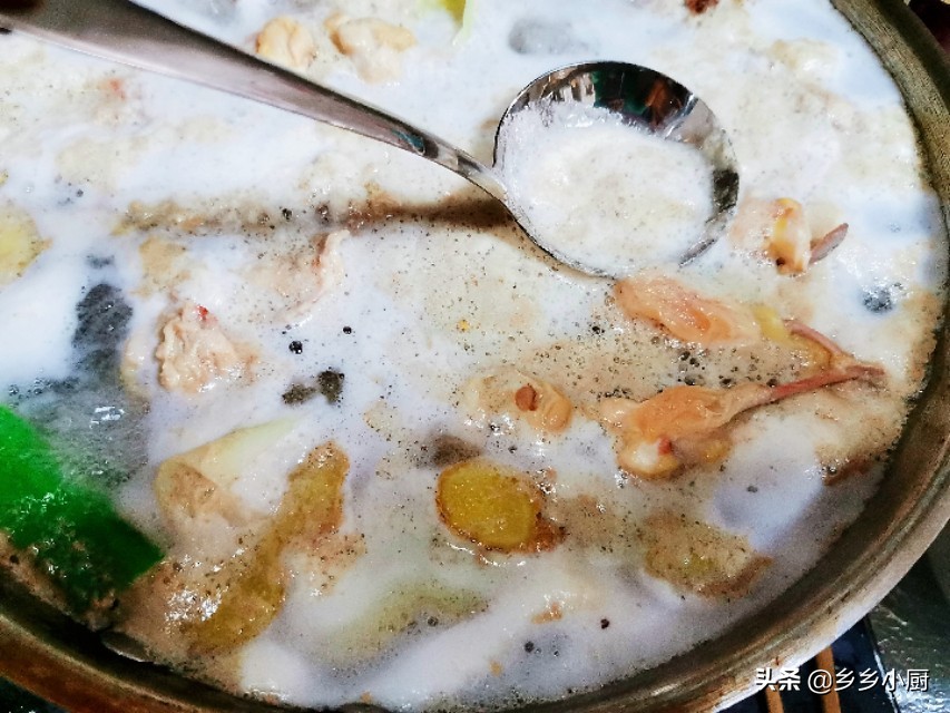 鸡锁骨这么做，色泽红亮，麻辣鲜香，网友直呼太馋人了，求做法