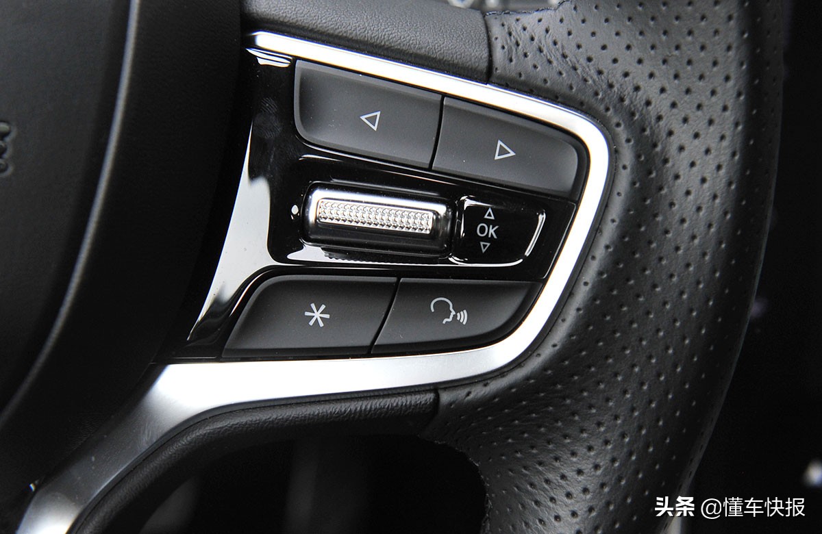 新款suv全新荣威rx5plus,体验感和颜值很高的车