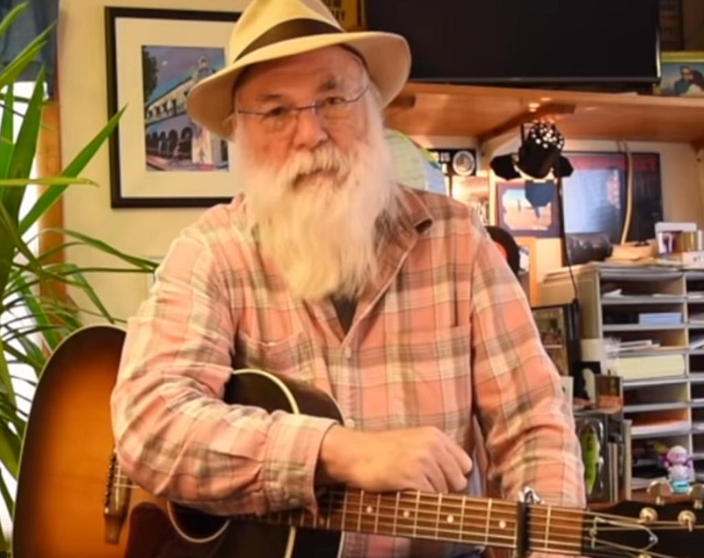 歌手演出突发心脏病身亡年仅30岁,歌手在舞台去世