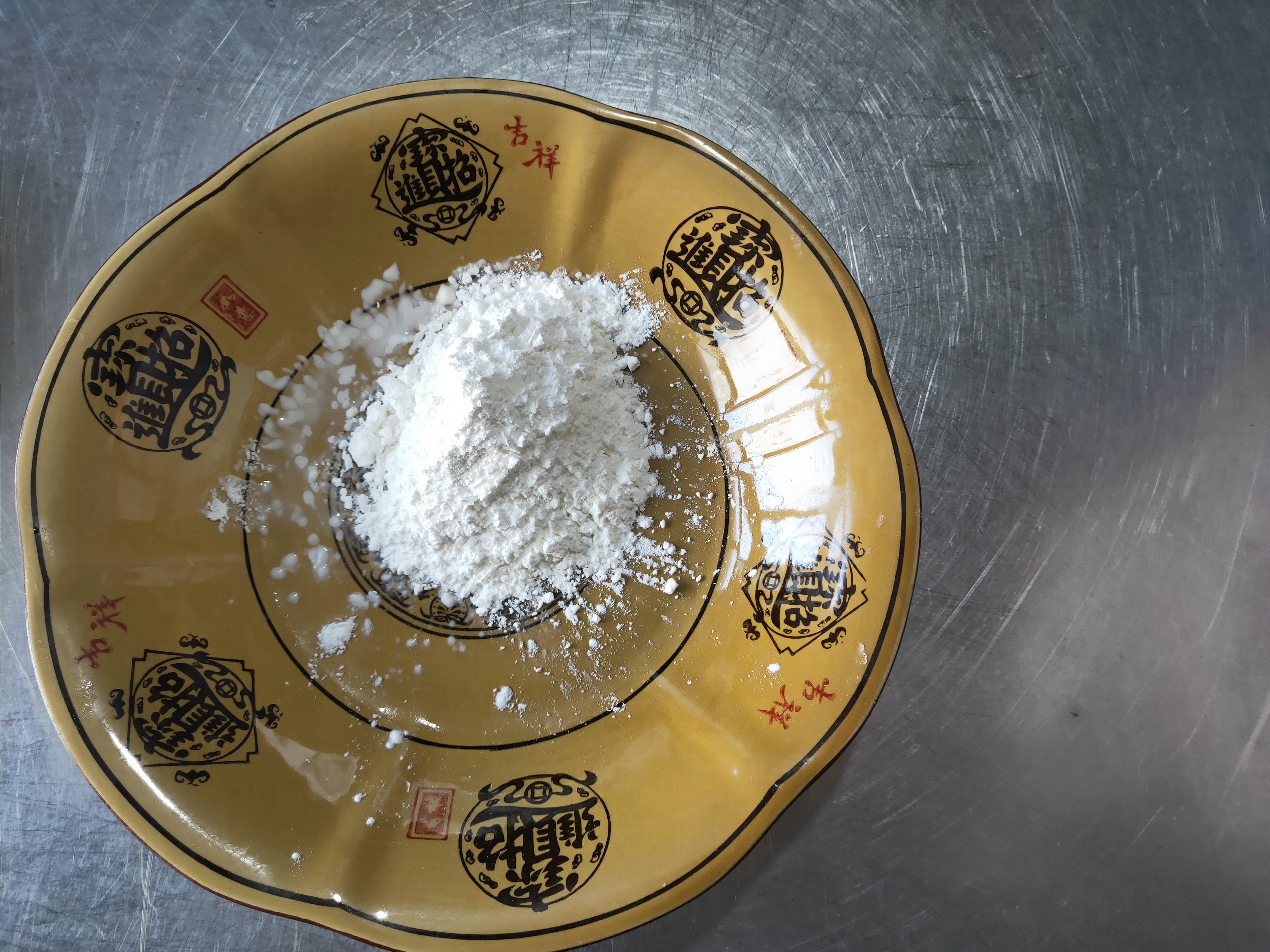 干炸小河虾用面粉好还是淀粉好,干炸小河虾家里有孩子一定要试试