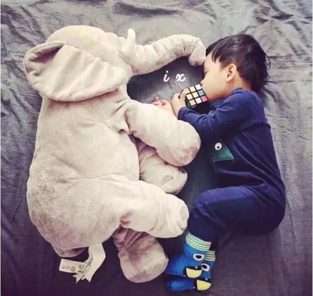 宝宝喜欢趴着睡要干涉吗,宝宝趴着睡对身体有影响大吗