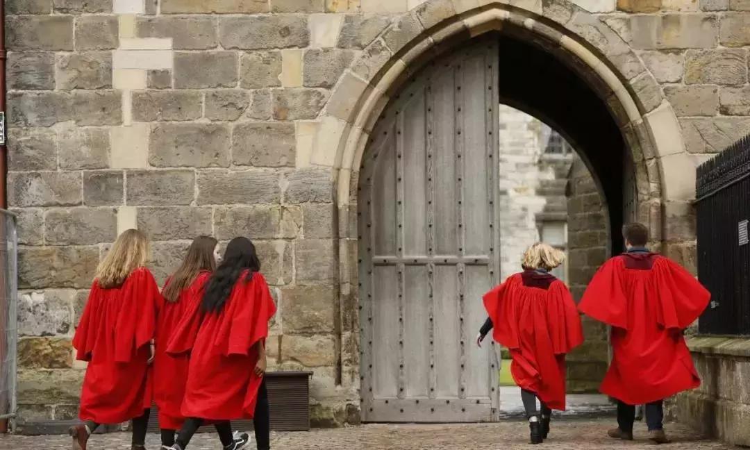 卫报英国十所顶尖大学排名,2020年《卫报》英国大学综合排名