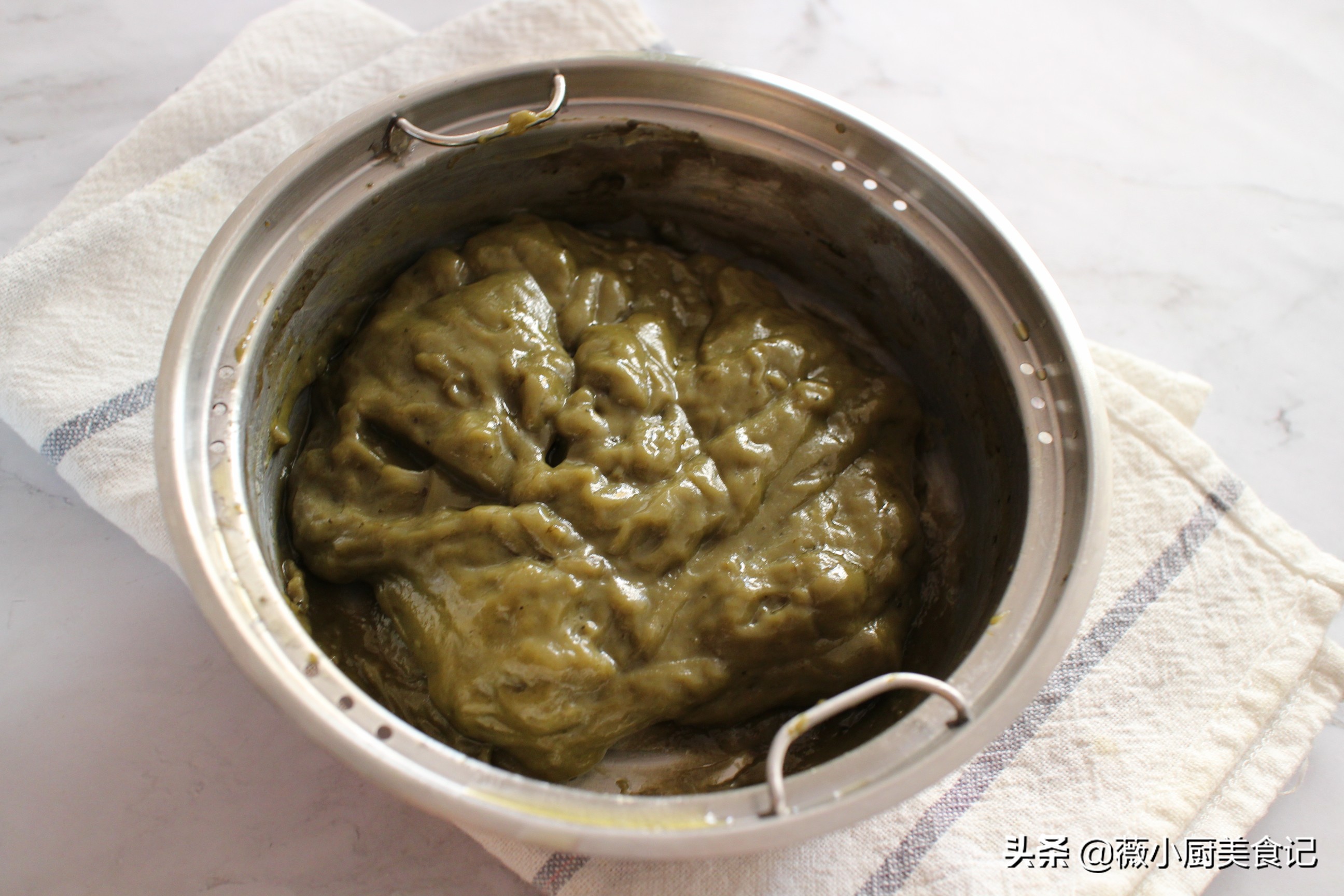 米饭换个吃法既做早餐又当零食,米饭芝士饭团