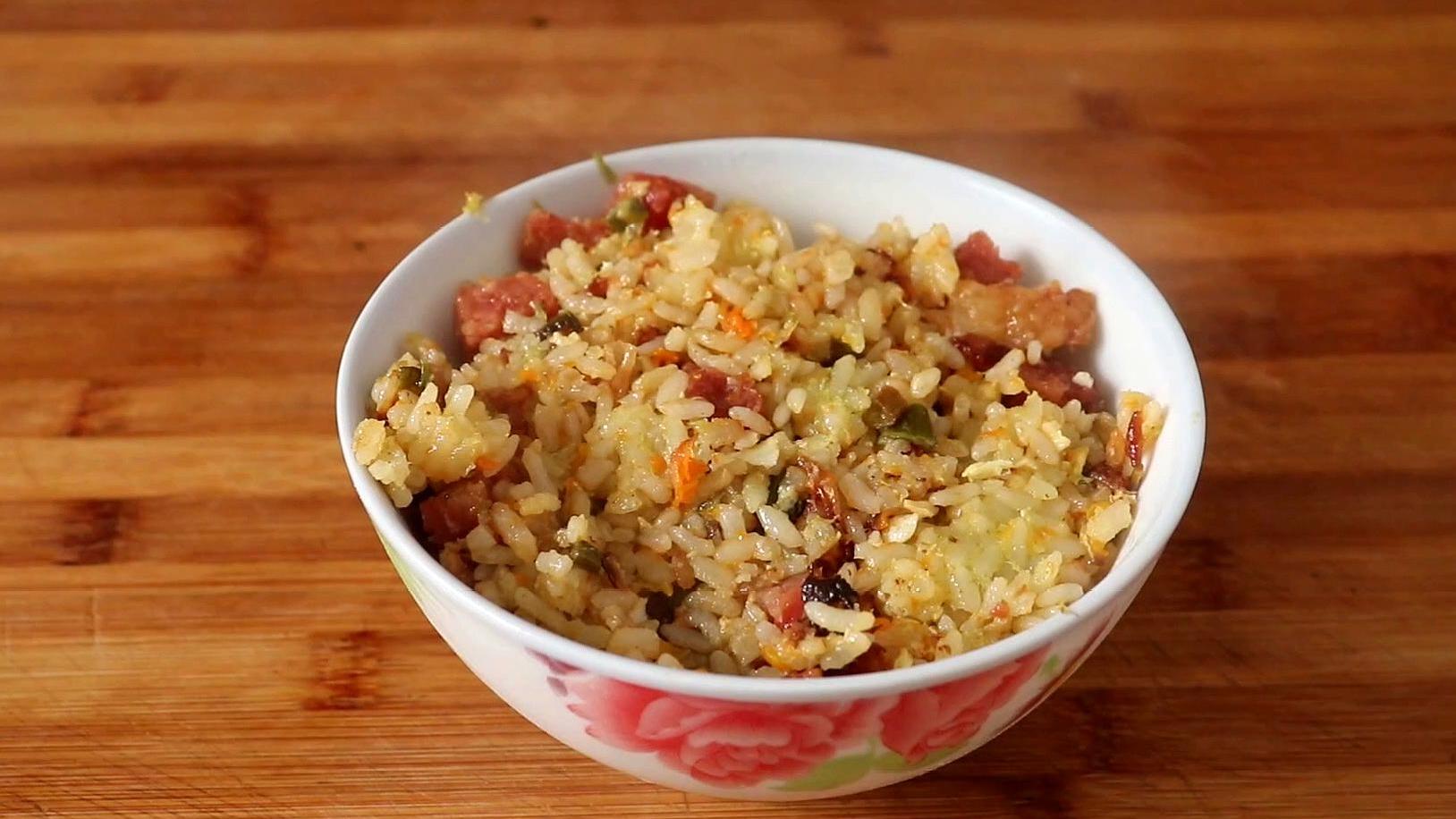 大米饭和鸡蛋怎么做好吃,吃了30年饭